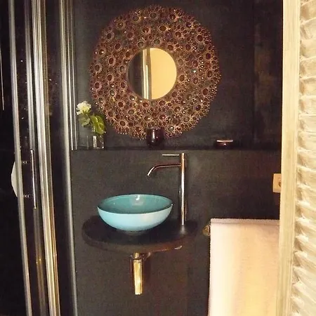 Konukevi Le Parad'izier 4*